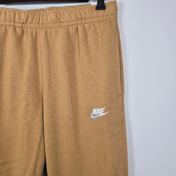 Nike Sportswear Club Fleece Joggers Mens Size S BV2671-224 Sweatpants Flax - Picture 2 of 5